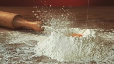 un içine düşen yumurta