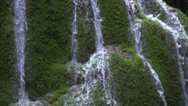 Bella cascata in montagna — Video Stock