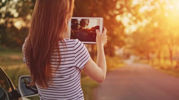 Femme faisant des photos 