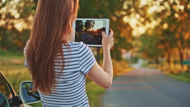 Femme faisant des photos 