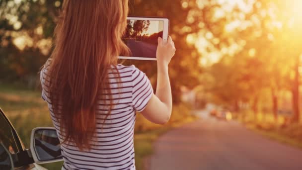 Femme faisant des photos 