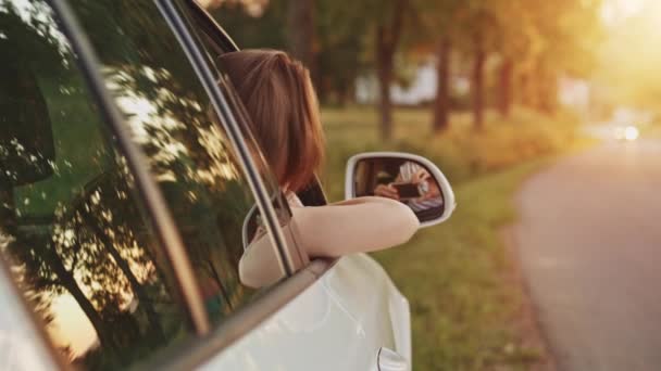 femme utilisant un smartphone numérique 