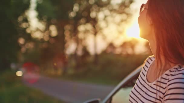 femme utilisant un smartphone numérique 