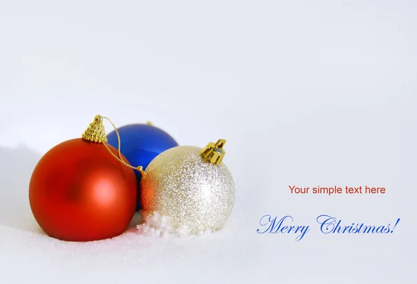 Baubles ve kar Noel tatil arka plan