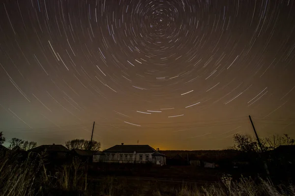 러시아 마을의 가을에 어두운 빛나는 밤입니다 고품질 — 스톡 사진