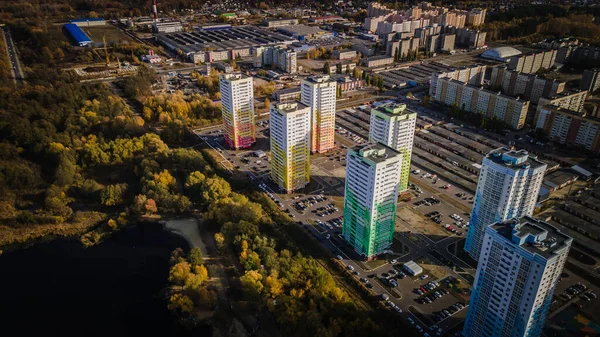 따뜻 한 가을의 펜자 라는 도시. 러시아 연방. 새 건물 — 스톡 사진