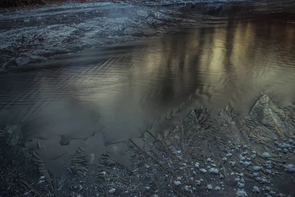 Paysage Hivernal Sur Une Rivière Gelée Dans Gel Sévère Photo — Photo