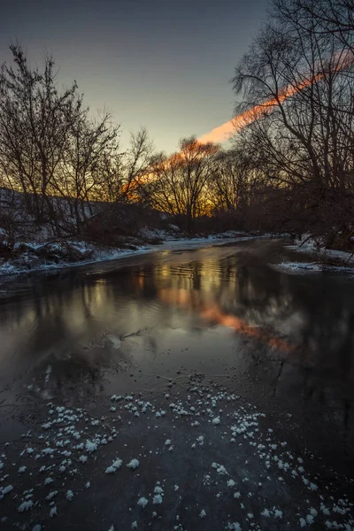 Paisaje Invierno Río Congelado Las Heladas Severas Foto Alta Calidad — Foto de Stock