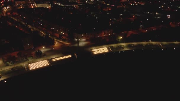 Ночная набережная города Пензы — стоковое видео