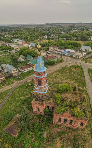 Kerk in het Russische dorp Poim — Stockfoto