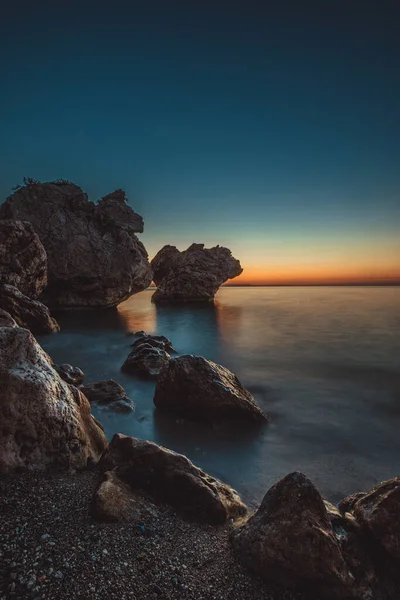 Costa Rocciosa Del Mar Mediterraneo All Alba — Foto Stock