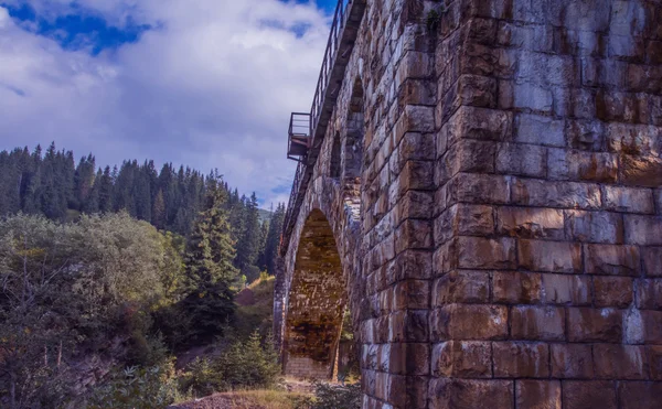 Vieux pont en pierre — Photo