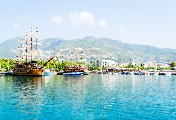 Schöne Holzschiffe im Mittelmeer, Türkei — Stockfoto