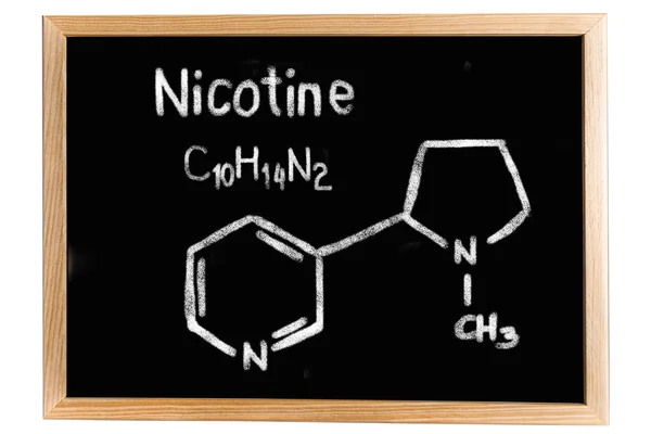 니코틴의 화학 공식으로 칠판 — 스톡 사진
