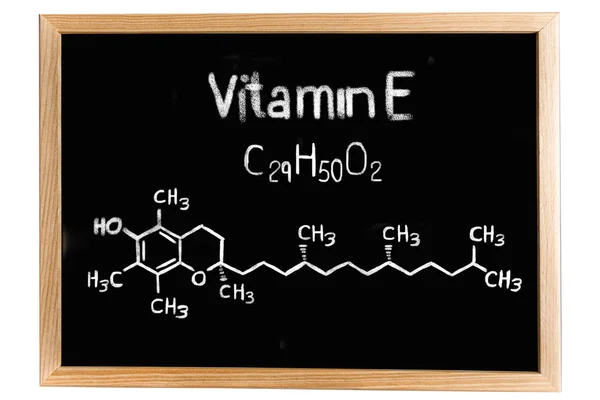 Pizarra con la fórmula química de la vitamina E — Foto de Stock