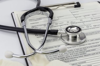 Stetoskop ve beyaz eldiven lateks, test tıbbi muayene