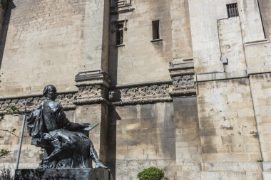 Statue sculpted in bronze of the architect Andres de Vandelvira