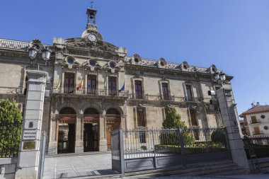 Jaen County Konseyi Sarayı, neoklasik cephe olduğunu