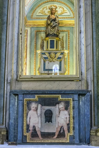 Virgen de la Antigua, która karmi święte dziecko, pochodzący z — Zdjęcie stockowe