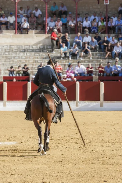 アルバロ モンテス、乗馬スペイン魔女 garrocha の闘牛士 — ストック写真