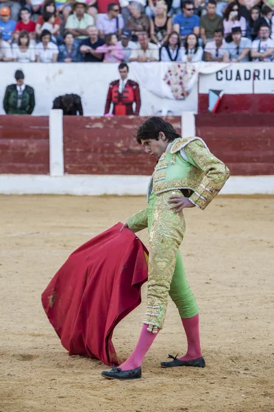 The Spanish Bullfighter Sebastian Castella bullfighting with the — Stock Photo, Image