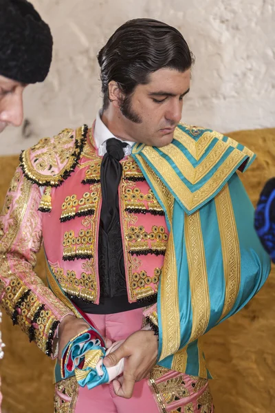 Spainish bullfighter Jose Antonio Morante de la Puebla putting i — Stock Photo, Image