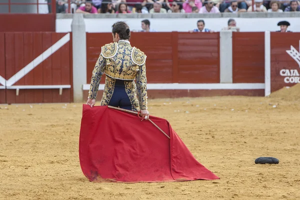 O toureiro espanhol Enrique Ponce touradas com o crut — Fotografia de Stock