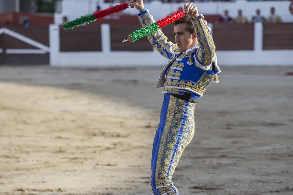 De Spaanse Bullfighter David Fandila El Fandi met vlaggen in EAC — Stockfoto