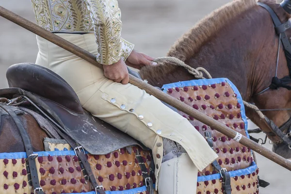 Picador Stierkämpfer, Lanzer, dessen Aufgabe es ist, Bullen zu schwächen — Stockfoto