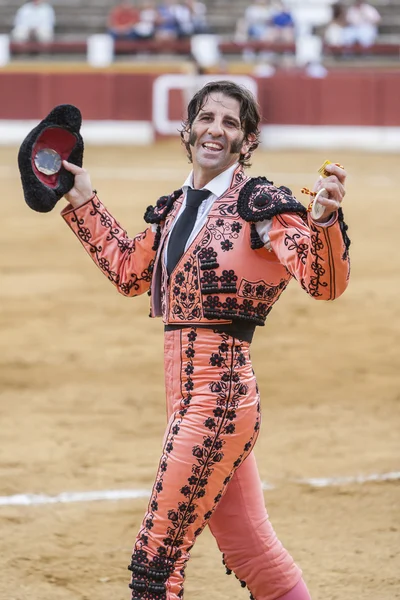 Le torero espagnol Juan Jose Padilla saluant le public wi — Photo