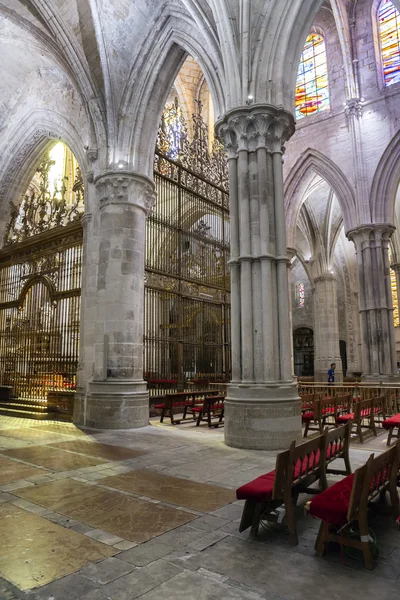 Grace Leydimiz Ve Cuenca'lı Aziz Julian Katedrali'nin kasasının detayları. Castilla-La Mancha, İspanya — Stok fotoğraf