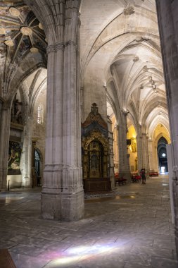 Grace Leydimiz Ve Cuenca'lı Aziz Julian Katedrali'nin kasasının detayları. Castilla-La Mancha, İspanya.