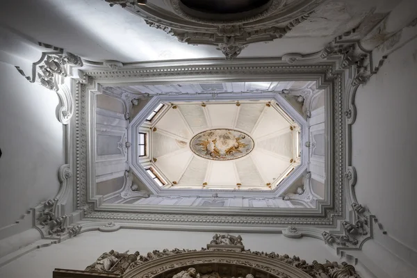 Interior de la catedral de Cuenca, tragaluz de la Sala Capitular realizada en el año 1.772 para José Martín de Aldehuela, Cuenca, Patrimonio de la Humanidad, España —  Fotos de Stock