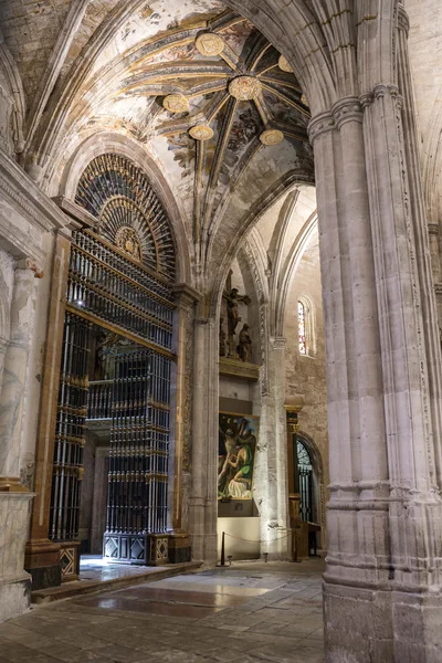 Détail de la voûte de la cathédrale Notre-Dame de Grâce et de saint Julien de Cuenca. Castilla-La Mancha, Espagne . — Photo