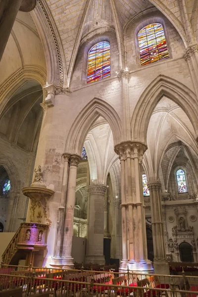 Détail de la voûte de la cathédrale Notre-Dame de Grâce et de saint Julien de Cuenca. Castilla-La Mancha, Espagne — Photo