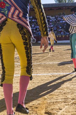 Matador paseillo veya ilk geçit töreni. Baeza Arena, Baeza, İspanya, boğa güreşi, 