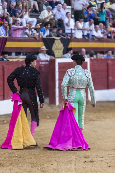 Spanish Bullfighter with the Cape in the Sabiote bullring, Sabio — Stock Photo, Image