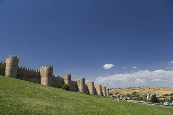 Murallas medievales en Ávila. Considerado el mejor conservado de Europa, Ávila, España — Foto de Stock