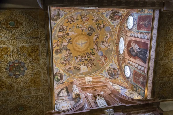 Interior de Mezquita-Catedral, Detalle del techo de la parte cristiana de la Mezquita Catedral de Córdoba, Patrimonio de la Humanidad por la UNESCO, Córdoba, España — Foto de Stock