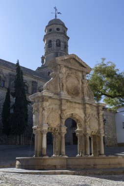 Fountain ve St. Philip Neri Seminary, Plaza Santa Maria, Baeza, Jaen Province, Endülüs, Ispanya