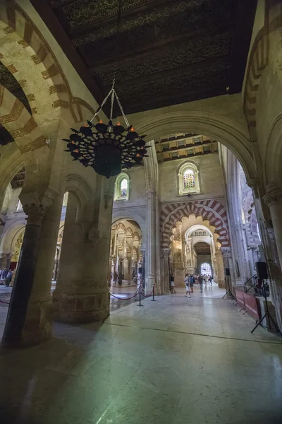 Intérieur de la cathédrale de la Mosquée, site du patrimoine mondial de l'UNESCO, Cordoue, Espagne — Photo