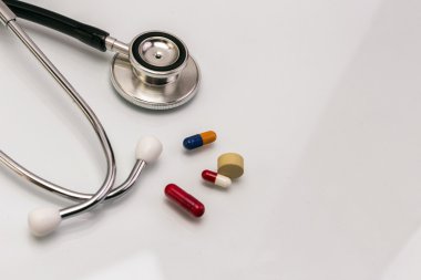 Phonendoscope ve pill