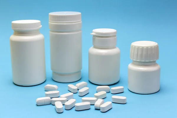 Άσπρα καράβια των χάπια διαφόρων μεγεθών — Φωτογραφία Αρχείου