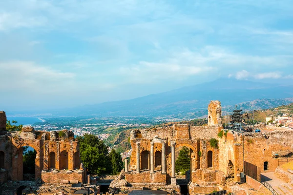 Ancient greek amphitheatre in Taormina city — Stock Photo, Image