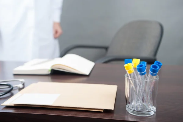 Test tubes on the desk, empty test tube, — Stock Photo, Image