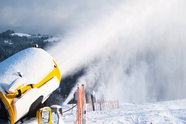 Snow cannons, snow guns