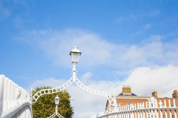 Semaforo su Half Penny Bridge — Foto Stock