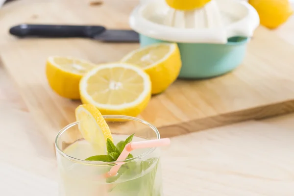 Lemonade just squeeze — Stock Photo, Image