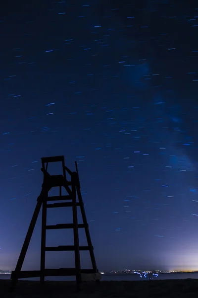 Sedia da bagnino di notte — Foto Stock