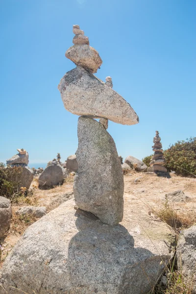 Pilha de pedras no Monte Foia em Monchique, Portugal — Fotografia de Stock